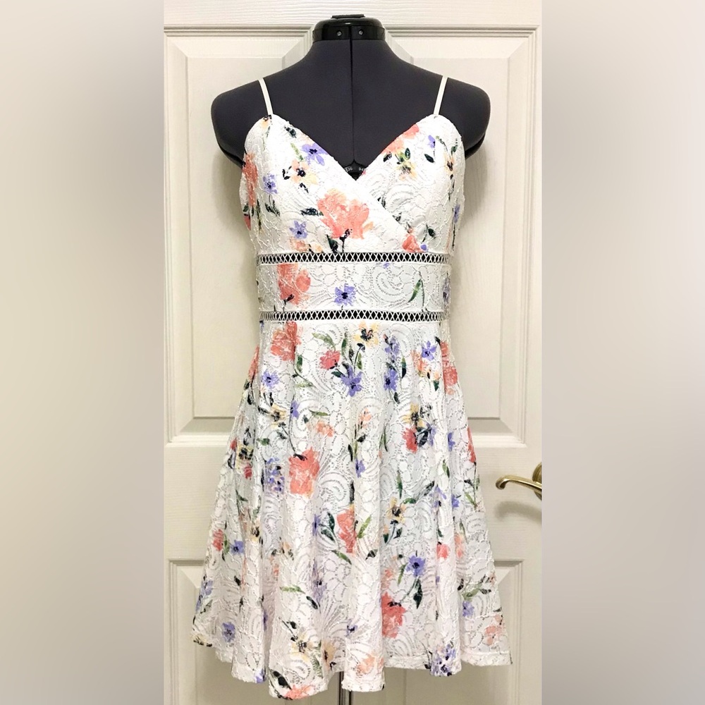 NWT Francesca’s Trixxi Lace Overlay Party Dress - Picture 4 of 16